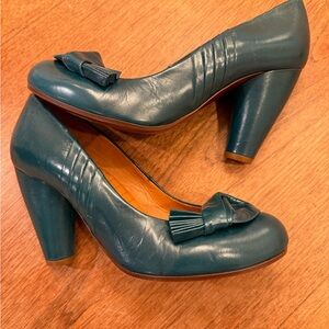 Chie Mihara Serena Teal Leather Pimps with Bow